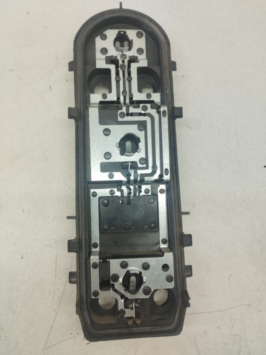 Porta Lampara Trasero Izquierdo Renault Duster 2010-Actualidad Ambiance 4×4 P21