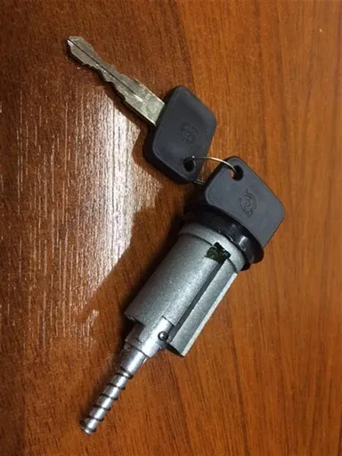Cilindro de arranque con llave