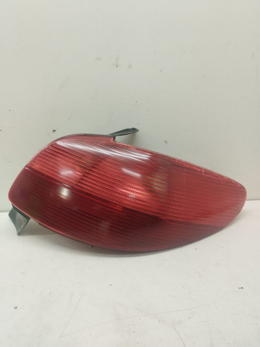 Farol Trasero Derecho Exterior Peugeot 206 Berlina 1998-2010 XS 2531