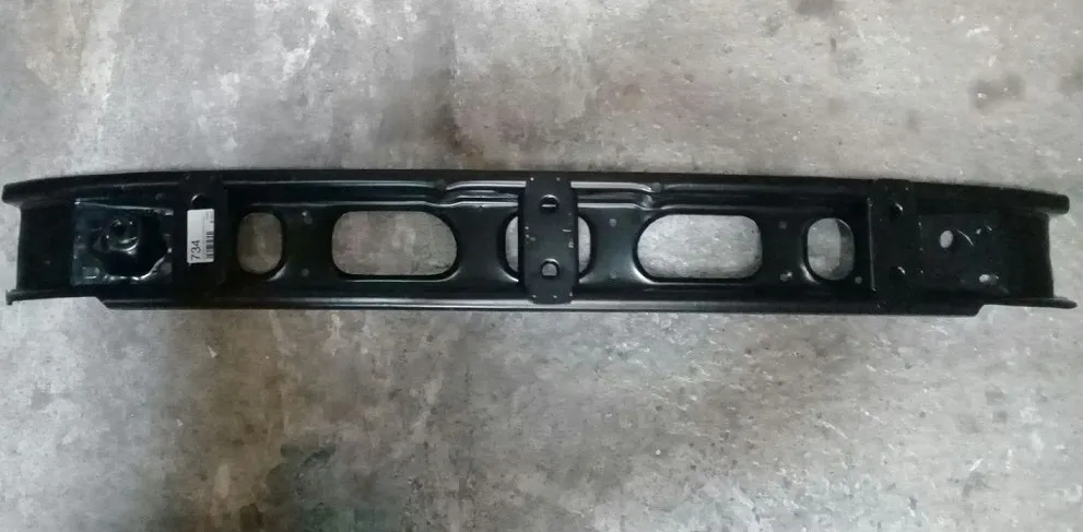 Refuerzo de paragolpes delantero