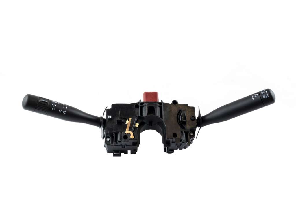 LLAVE BAJO VOLANTE GM CELTA 10/.. S/LIMPIA LUNETA