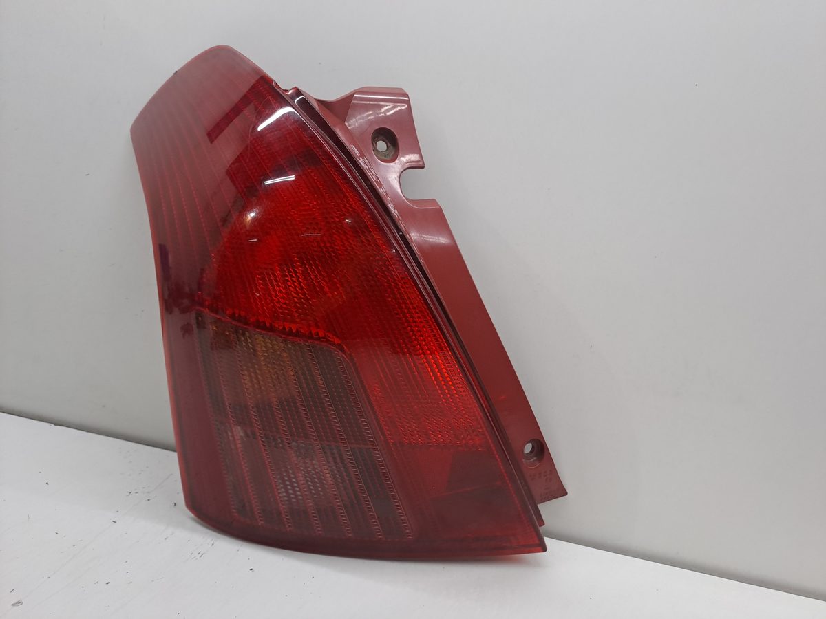 Farol Trasero Izquierdo Exterior Suzuki Swift Berlina (MZ) 2005-2012 0K48ATB15