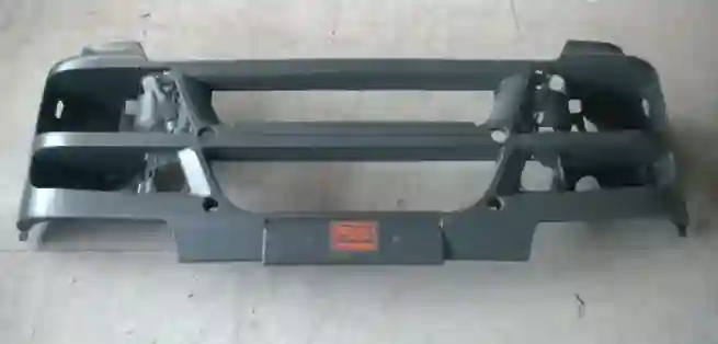 Paragolpes delantero