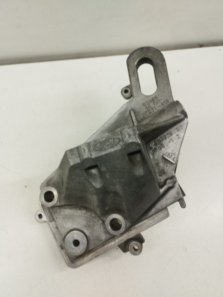 Soporte Motor Derecho Ford Focus Turnier (CAK) 1998-2004 Ambiente 1.6L 74kW 6F001A1A