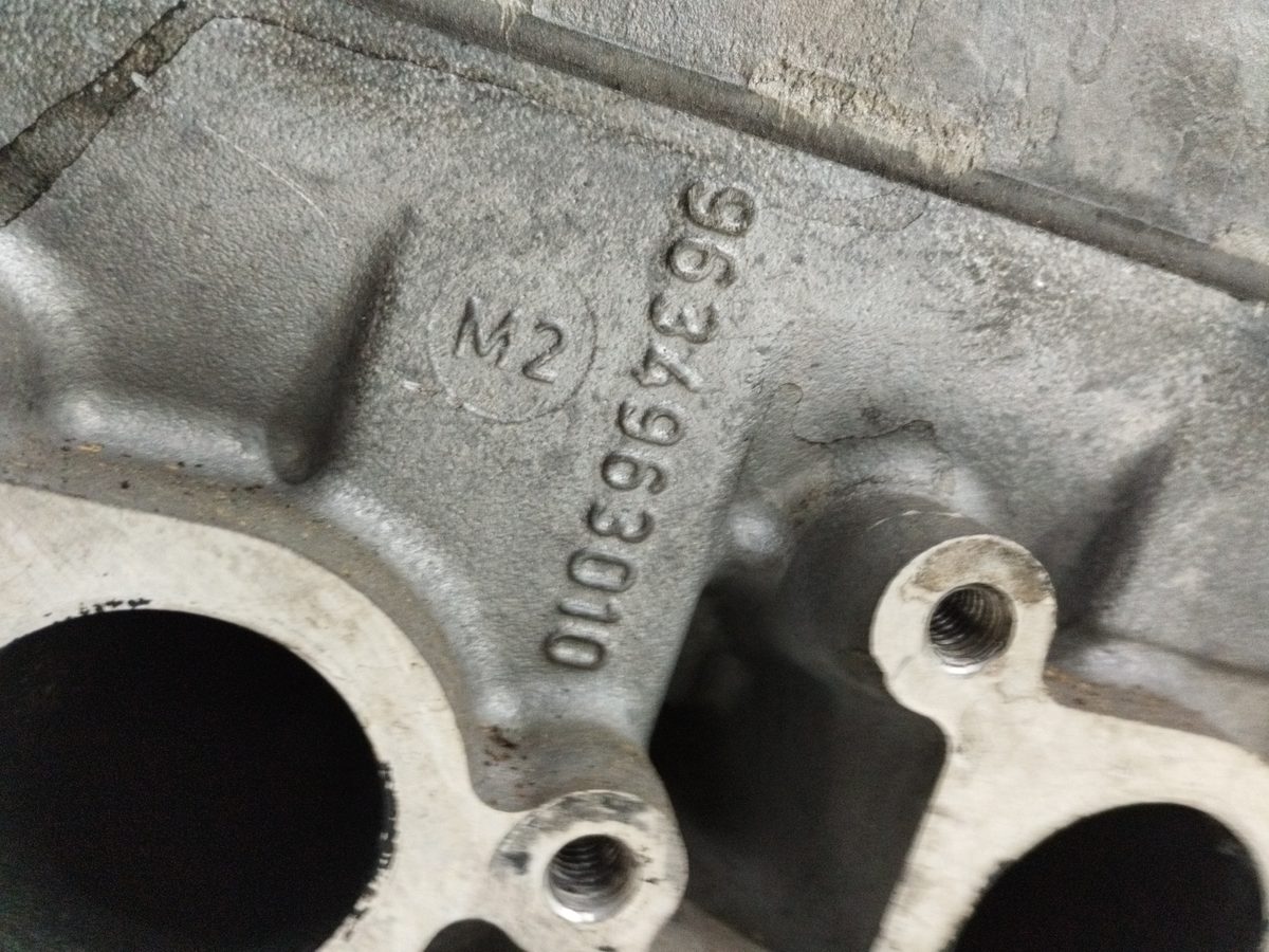 Tapa De Cilindros Citroën C5 Berlina 2004-2008 2.0 HDi CAT (RHR / DW10BTED4) 9634963010