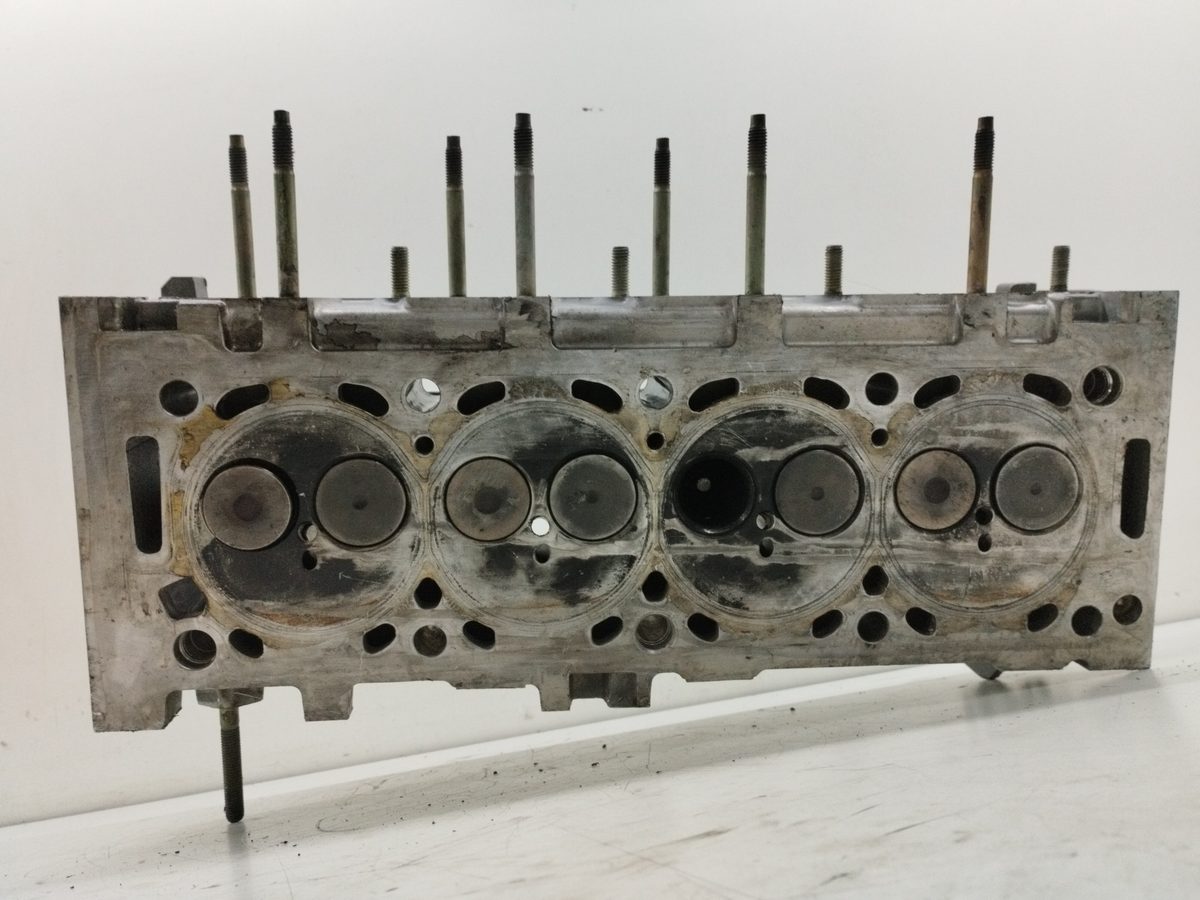 Tapa De Cilindros Citroën C5 Berlina 2004-2008 2.0 HDi CAT (RHR / DW10BTED4) 9634963010