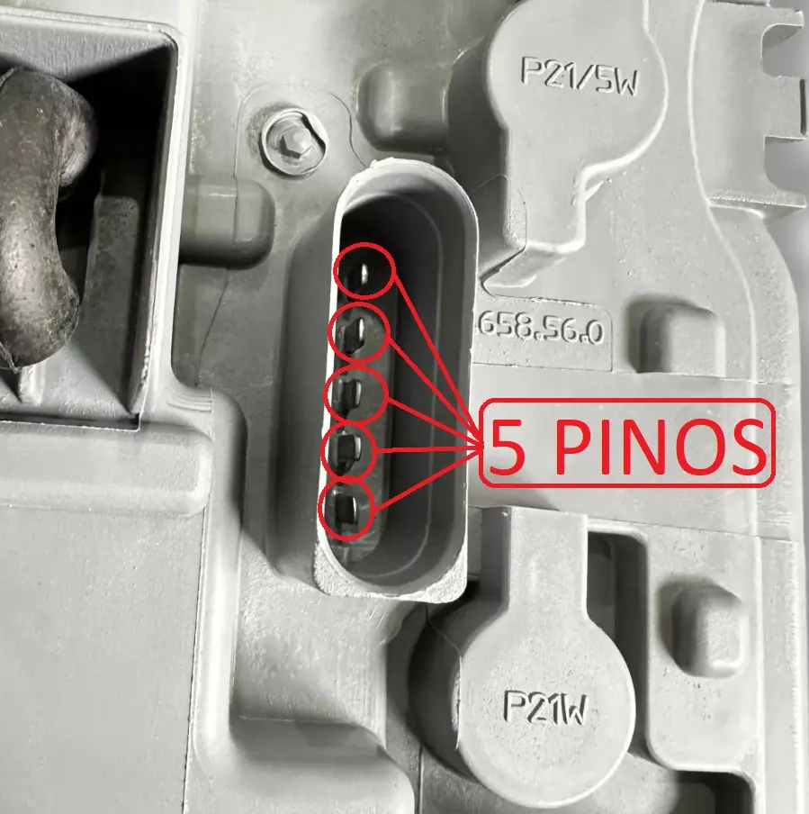 Circuito / Soquete de Faro Trasero Derecho Volkswagen Saveiro G7/G8 2017–2022 – 5 Pines