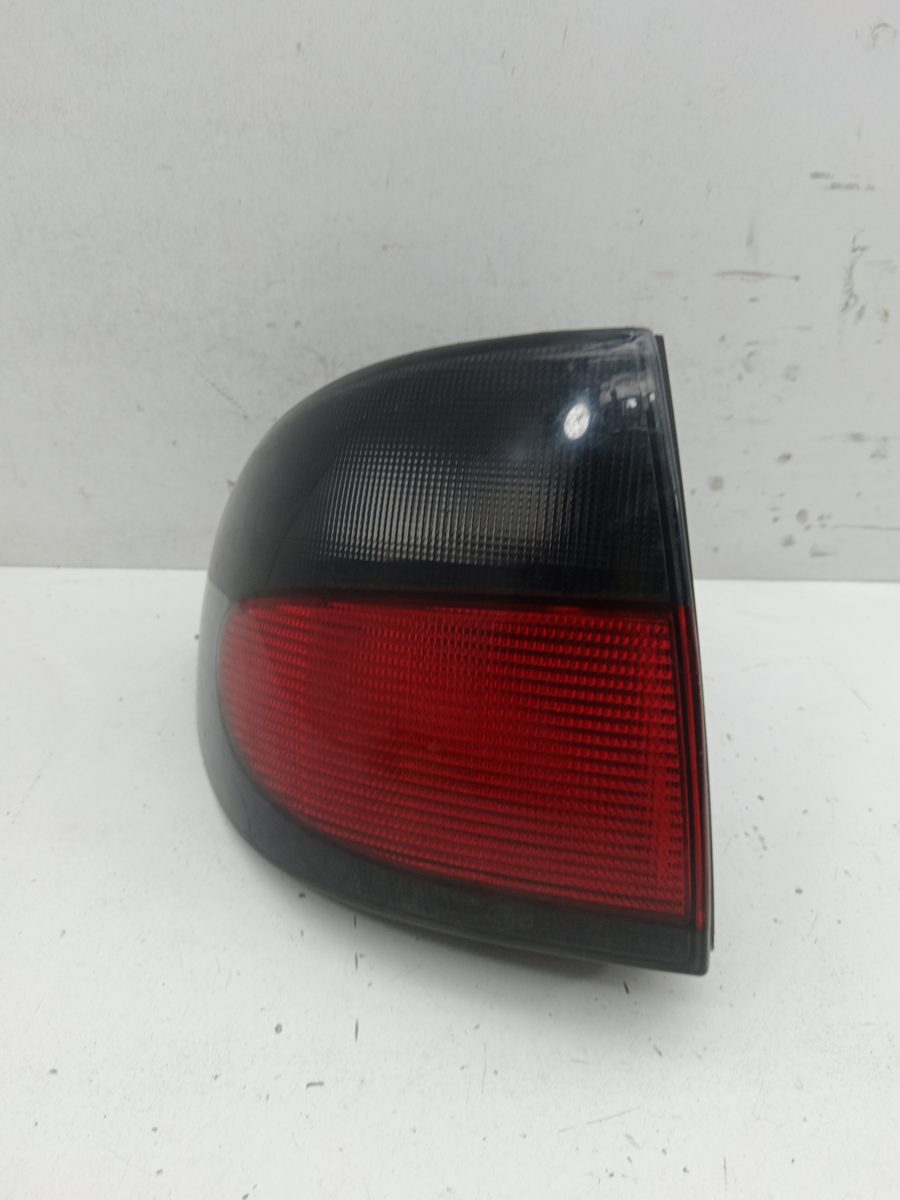 Farol Trasero Izquierdo Exterior Renault Megane Ii Berlina 3p 2002-2009 Diesel