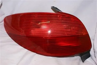 Faro trasero izquierdo