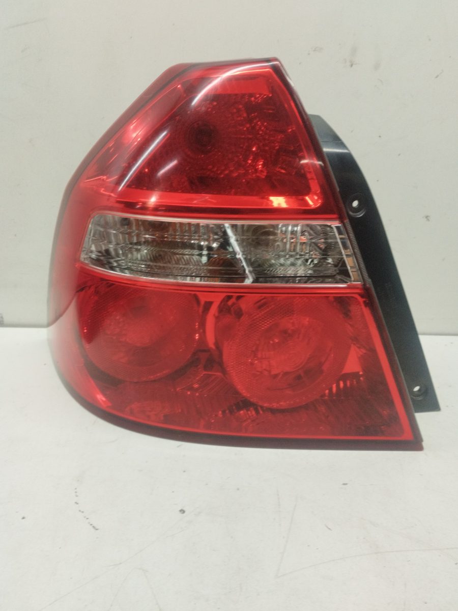 Farol Trasero Izquierdo Exterior Chevrolet Aveo 2006-2012 LS AAOD26C