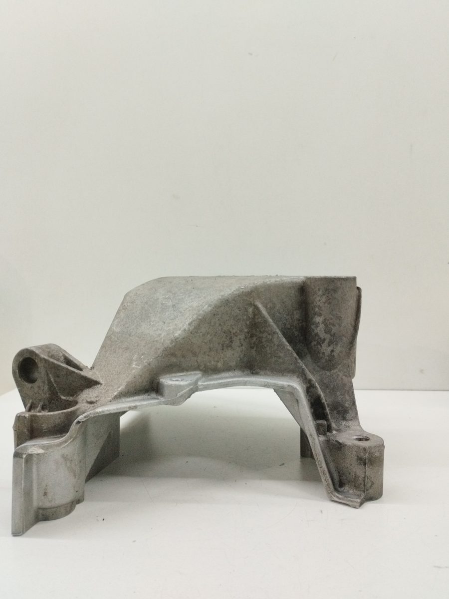 Soporte Motor Derecho Volkswagen Up! (121) 2011-2016 * 04C199207E
