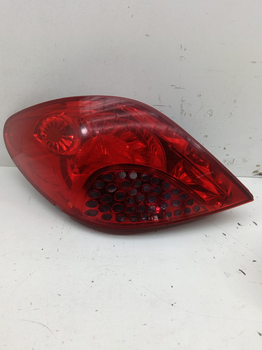 Farol Trasero Izquierdo Exterior Peugeot 207 2006-2012 / DV6TED4)