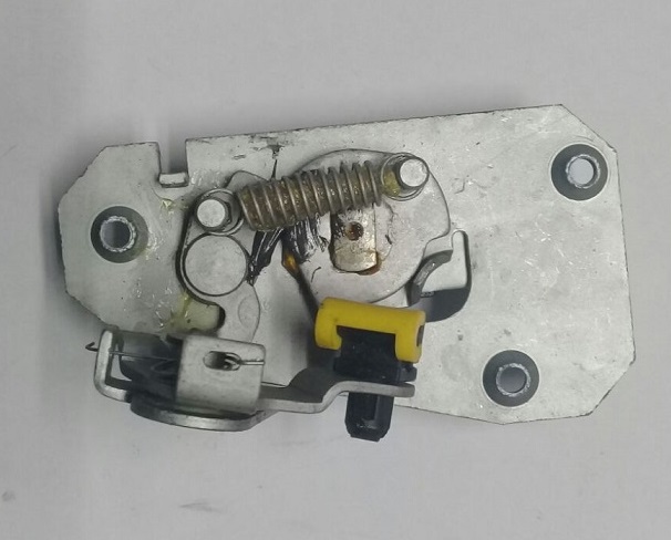 CERRADURA PUERTA CAJA IZQ VW SAVEIRO II-VI 98