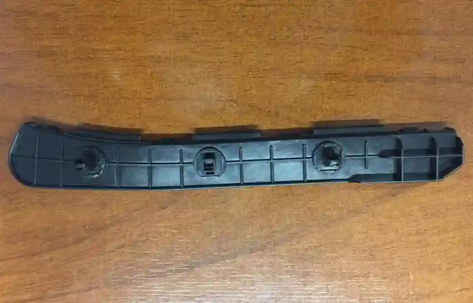 Soporte de paragolpes delantero izquierdo