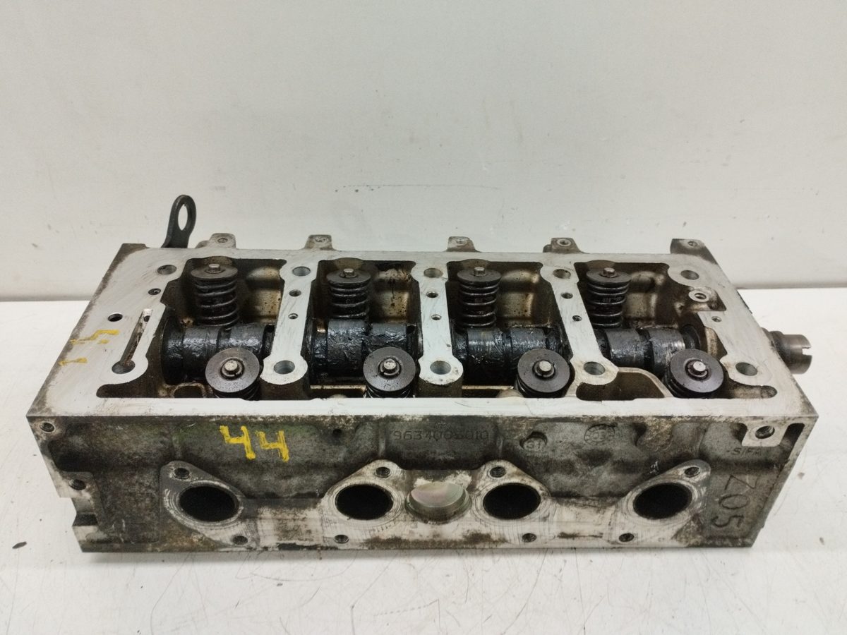 Tapa De Cilindros Citroën C2 2003-2010 1,1 1.1L 44kW 9634005010