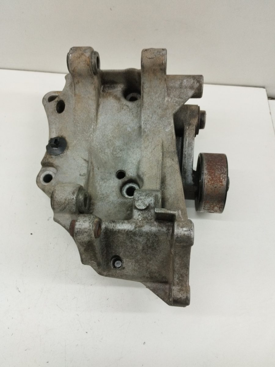 Soporte Alternador Peugeot 206 Berlina 1998-2010 XT 1.4L 55kW 9631013280