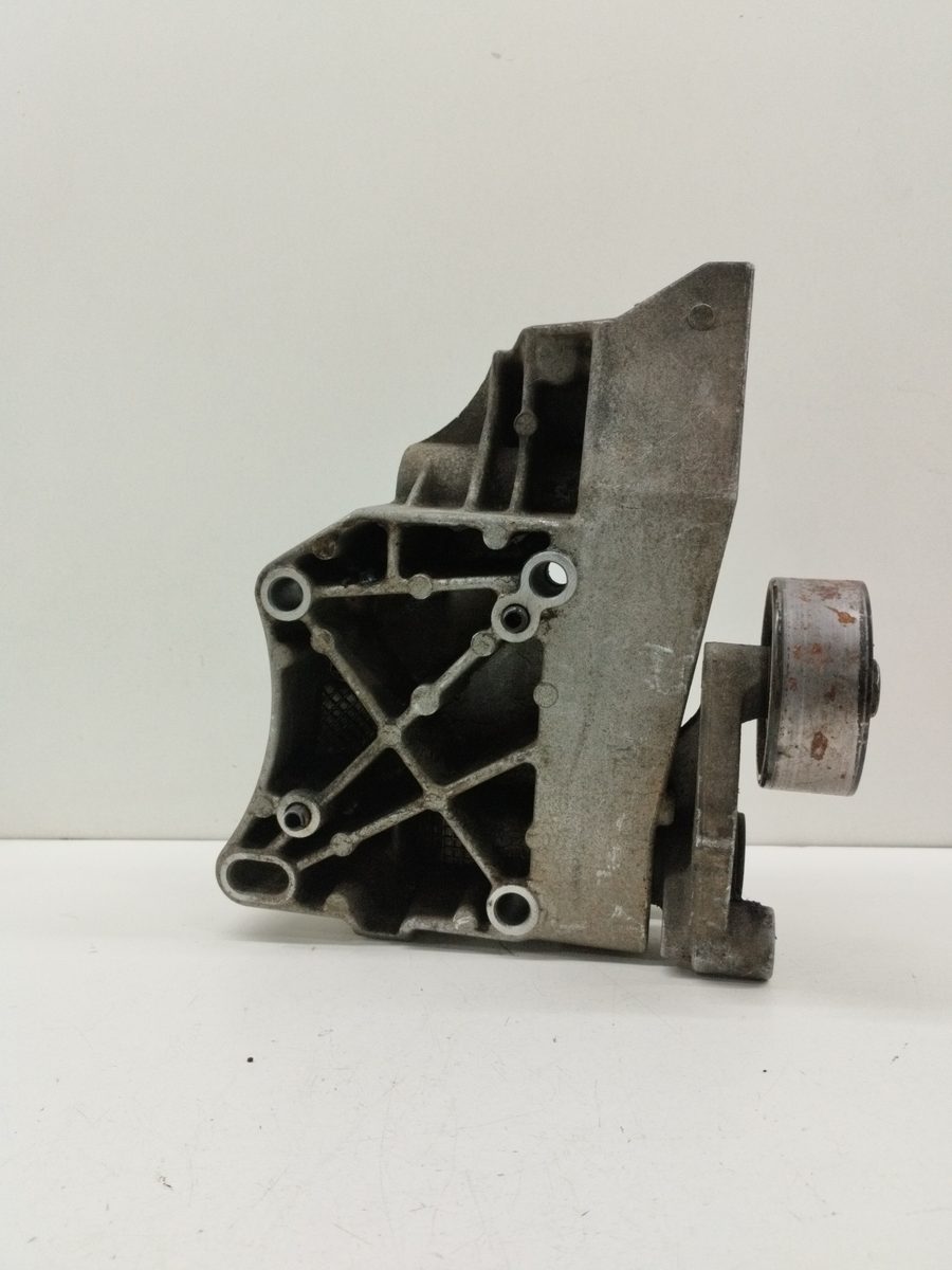 Soporte Alternador Peugeot 206 Berlina 1998-2010 XT 1.4L 55kW 9631013280