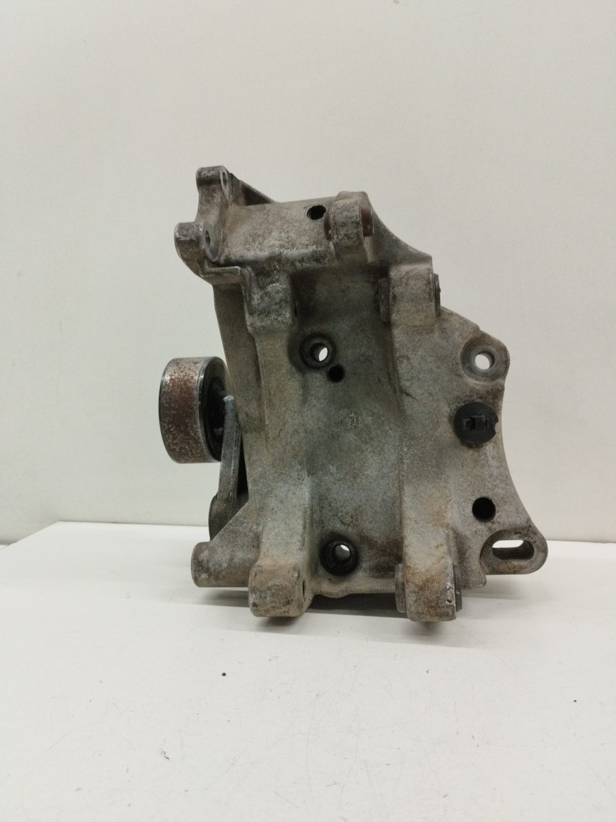 Soporte Alternador Peugeot 206 Berlina 1998-2010 XT 1.4L 55kW 9631013280
