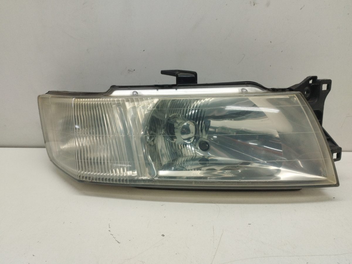 Faro Delantero Derecho Mitsubishi Space Wagon (N80/N90) 1998-2005 GLX 10087265