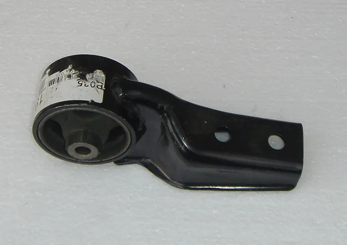 SOPORTE MOTOR DEL DER SUBARU J10-J12