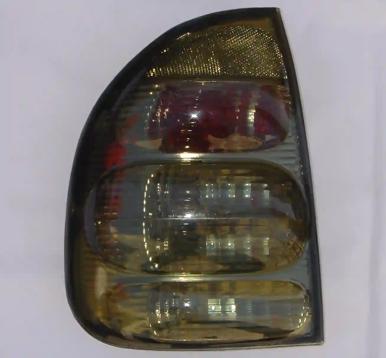 Faro trasero izquierdo