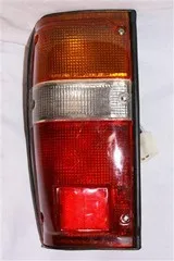 Faro trasero izquierdo