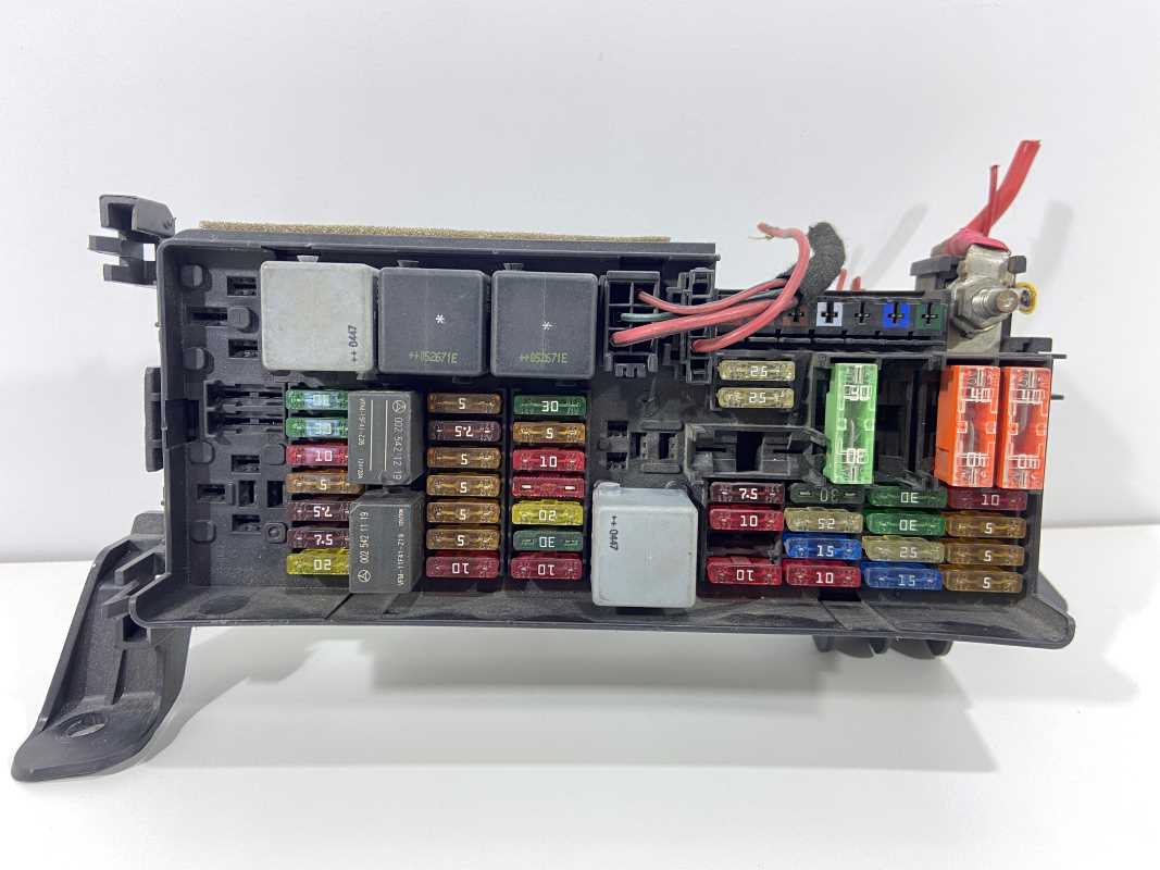 Caja de fusubles Mercedes Benz ML , Ref: 9917-S3D8
