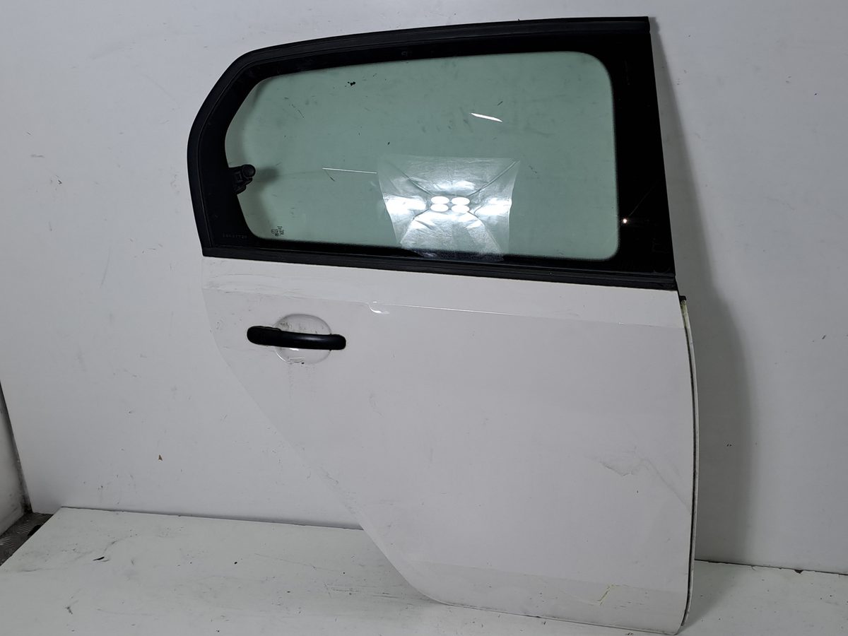 Puerta Trasera Derecha Volkswagen Up! (122) 2016-2018 *
