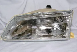 Faro delantero izquierdo