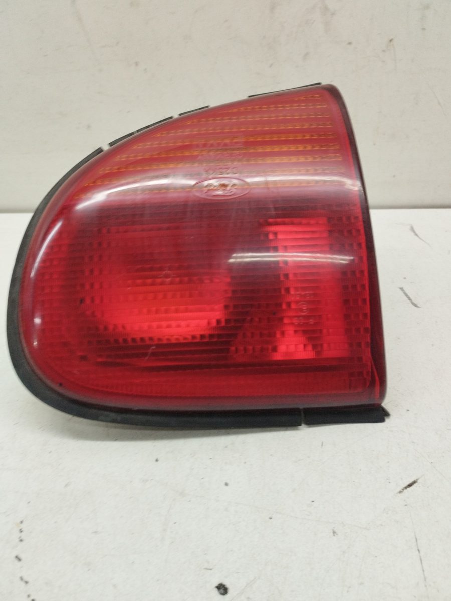 Farol Trasero Izquierdo Interior Ford Escort Berl./turnier 1995-2000 Atlanta Berlina