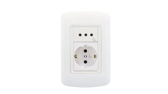 CONJUNTO PLAQUETA/TOMA 3 EN LINEA/TOMA SCHUKO BLANCO
