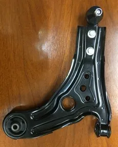 Brazos de suspensión inferior izquierdo con rótula