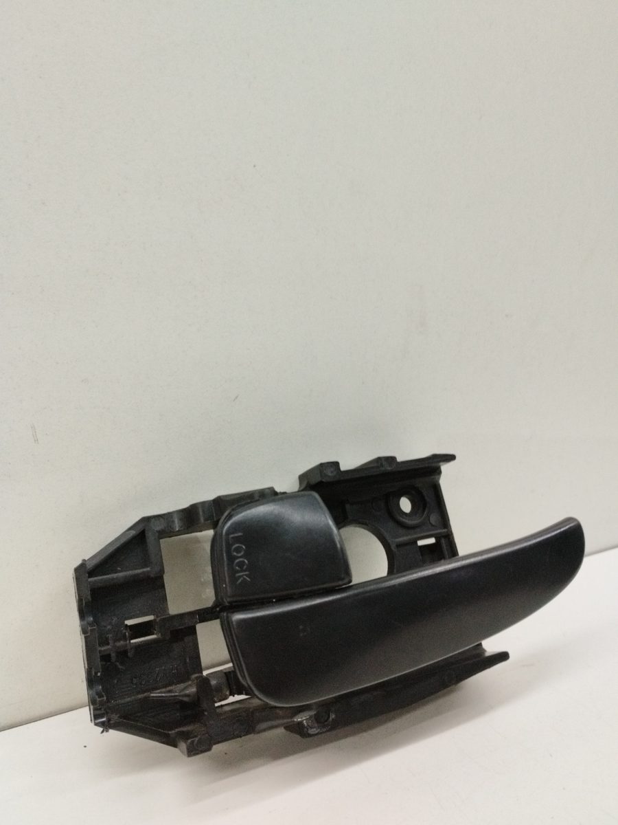 Manija Interior Trasera Izquierda Hyundai Elantra (XD) 2000-2008 HY2335