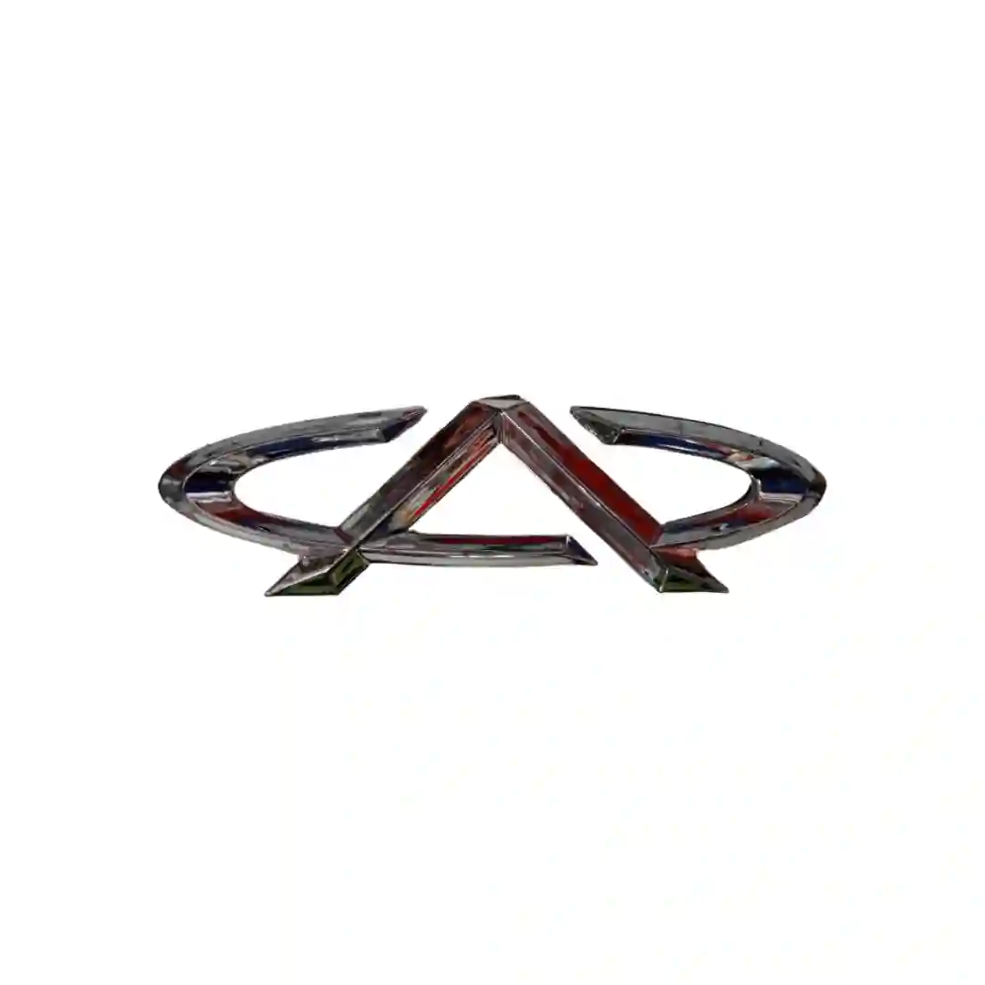 EMBLEMA ESPOLON-PORTON CHERY QQ «LOGO»