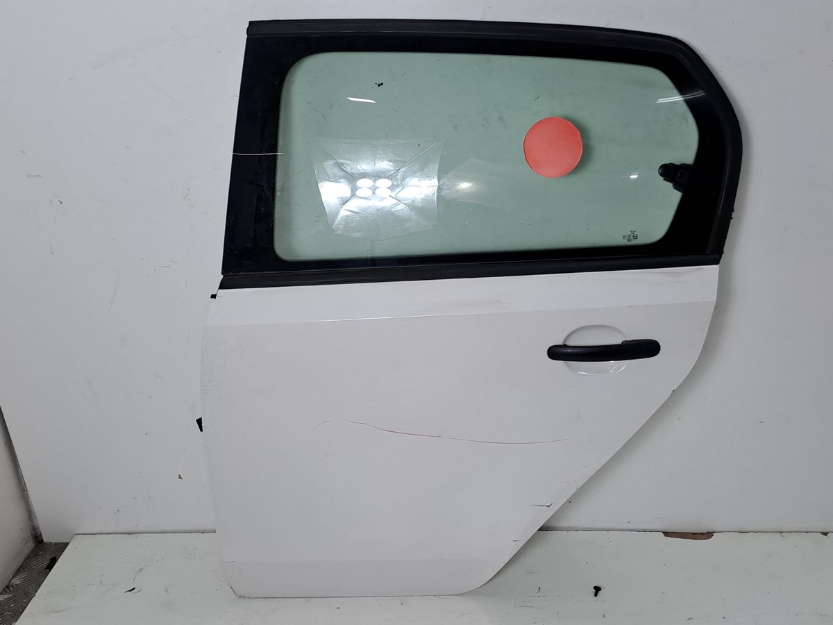 Puerta Trasera Izquierda Volkswagen Up! (122) 2016-2018 *