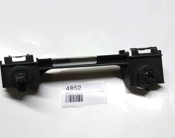 Soporte de paragolpes delantero izquierdo