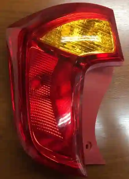 Faro trasero izquierdo