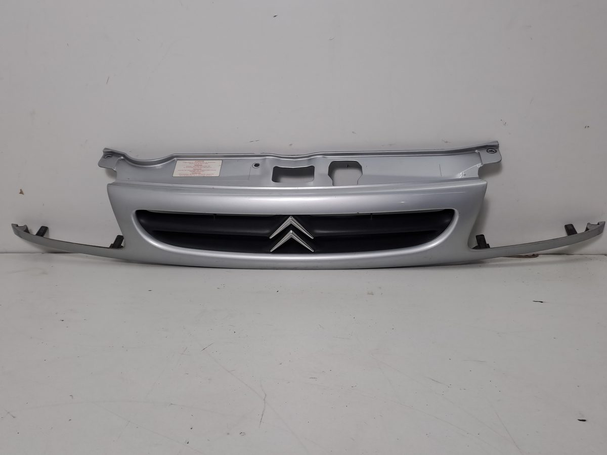 Rejilla Delantera Citroën Saxo 1996-2000 Seduction