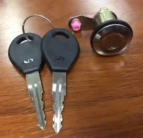 Cilindro de puerta derecho