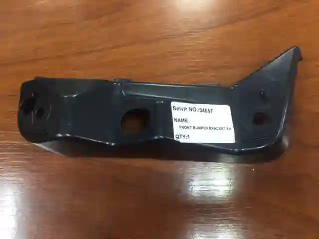Soporte de paragolpes delantero derecho