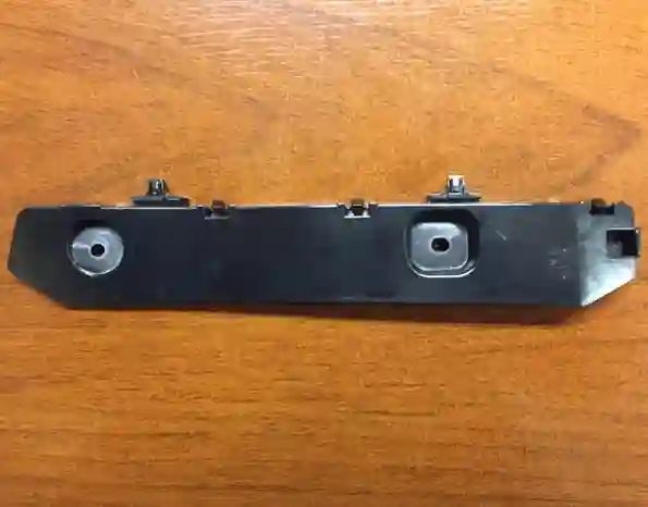 Soporte de paragolpes delantero derecho