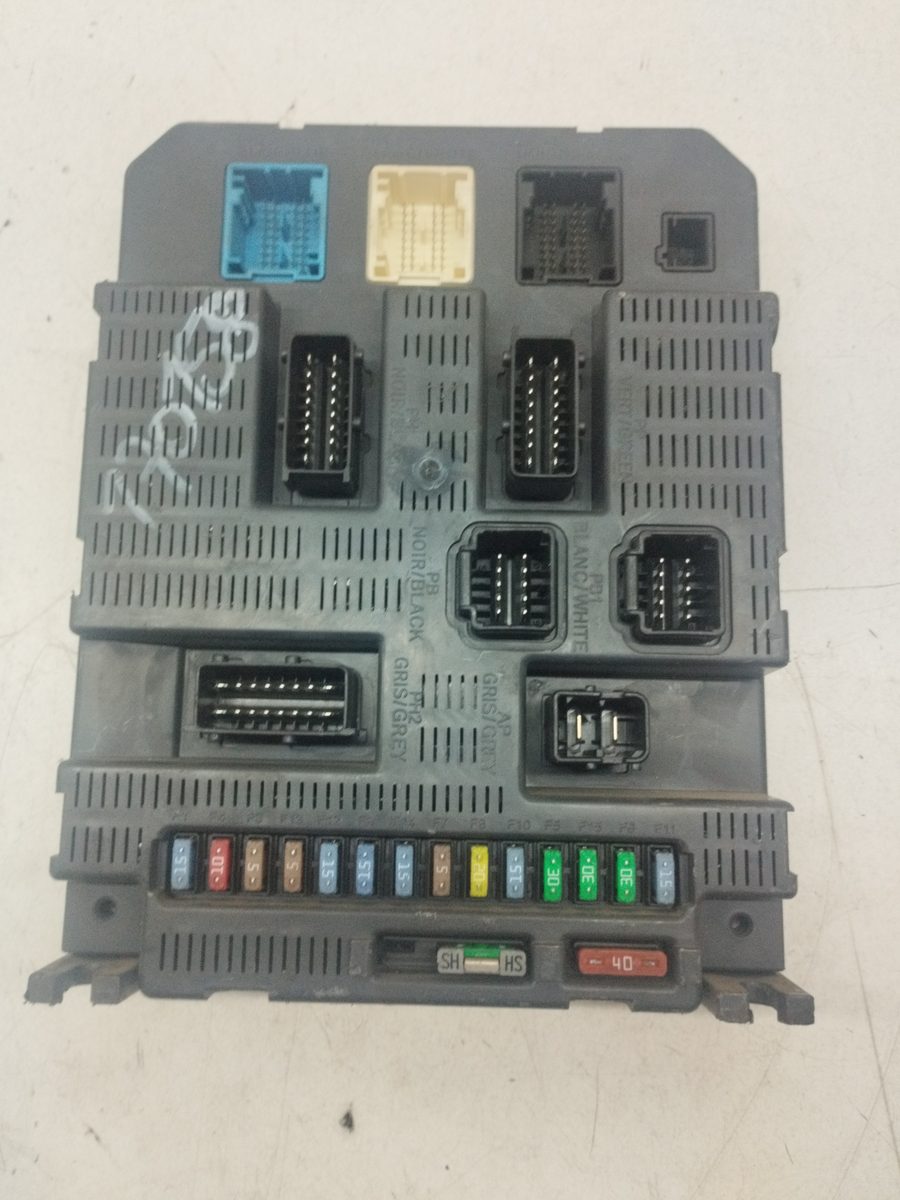 Caja Reles / Fusibles Peugeot 207 2006-2012 Confort 1.4L 50kW 9663798280