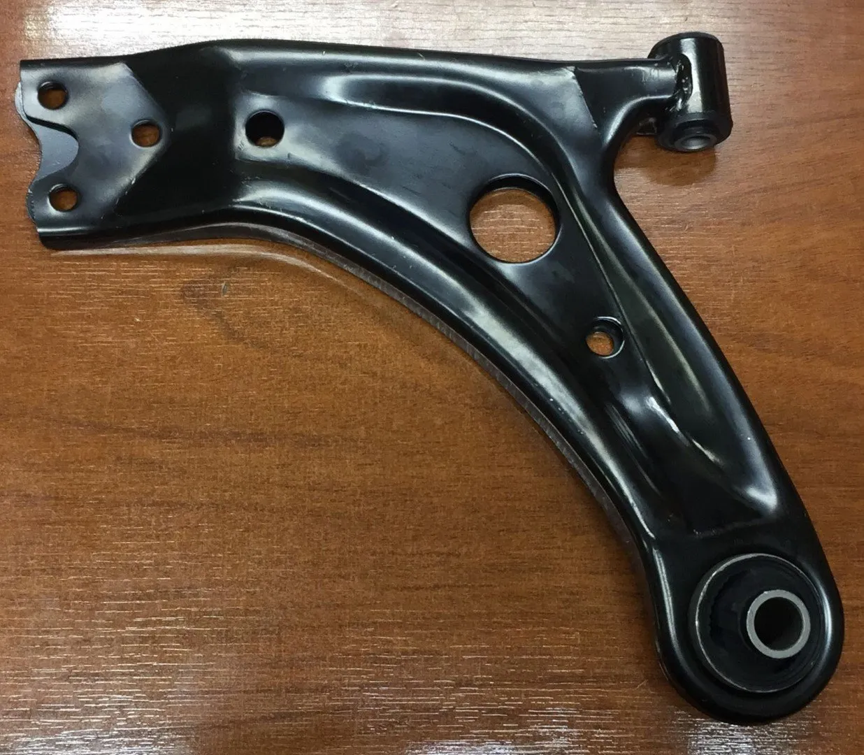 brazo de suspensión inferior izquierdo
