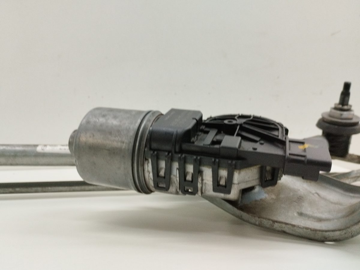 Motor Limpia Delantero Renault Sandero 2012-Actualidad Ambiance 1.2L 54kW 039241544