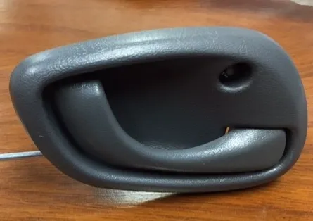 Manija de puerta interior trasera derecha