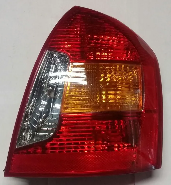 FAROL TRA DER HYUNDAI ACCENT 07 SEDAN