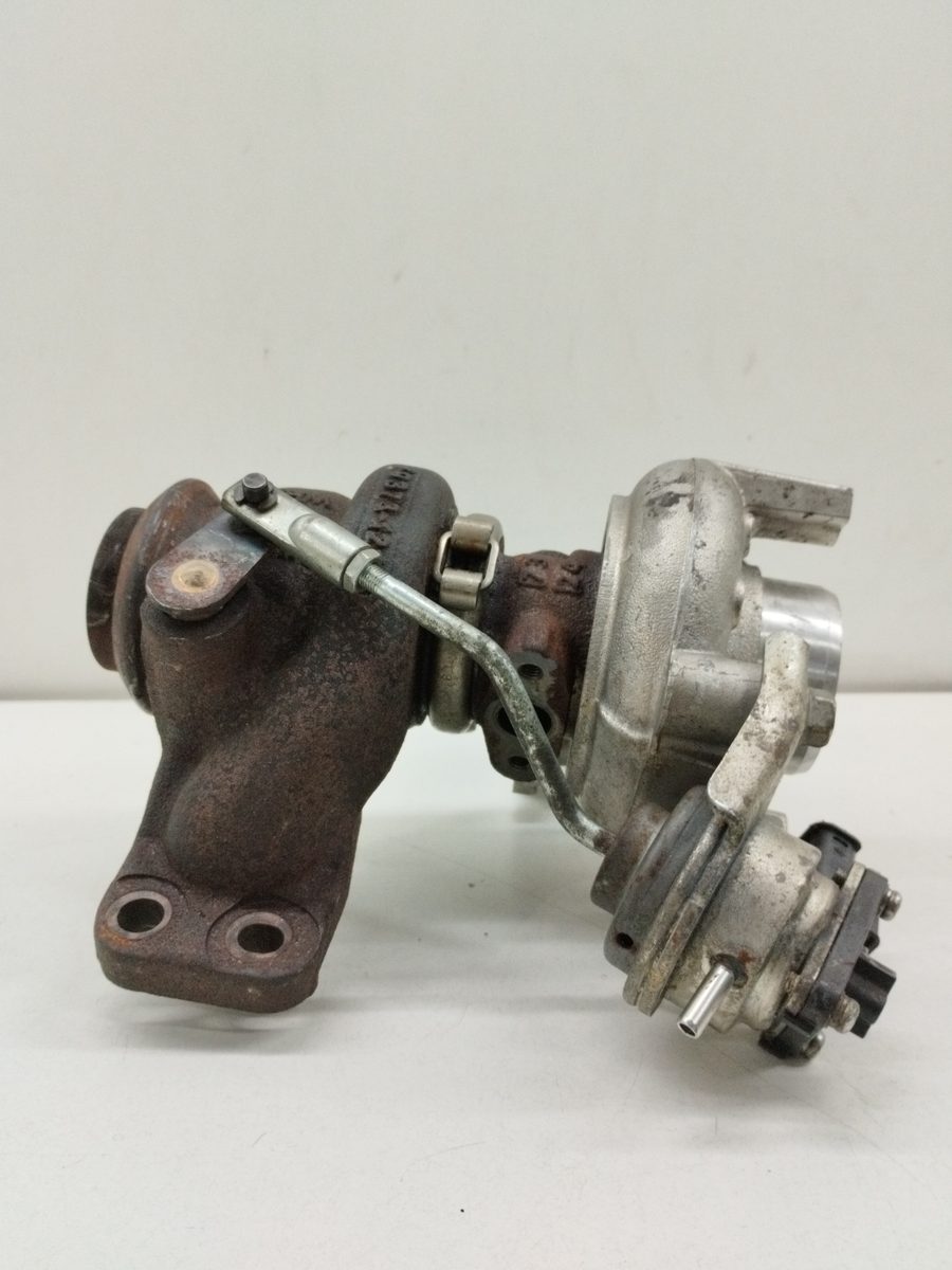 Turbocompresor Peugeot 208 2012-2019 Active 1.6L 68kW 9673283680