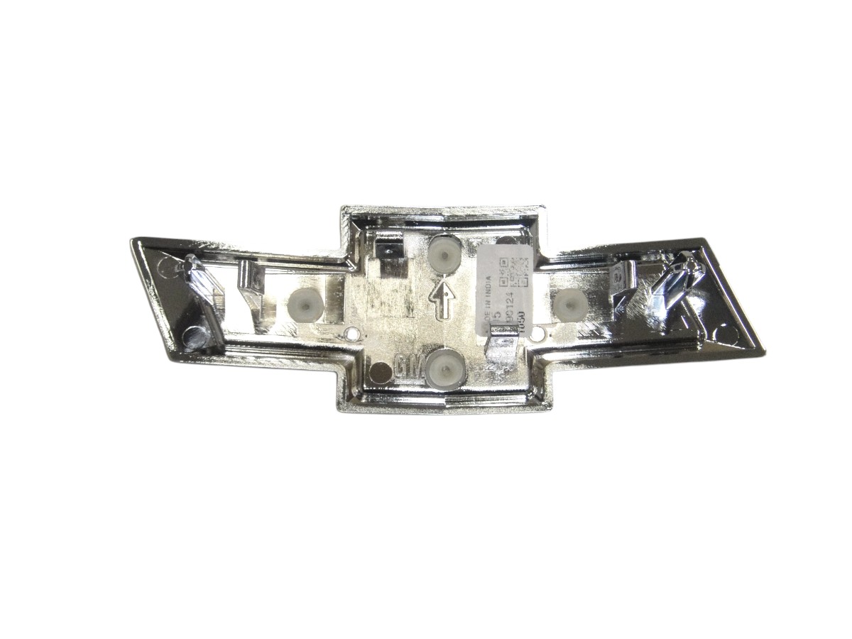 EMBLEMA DE CARETA CHEVROLET ONIX PLUS LS 2020/