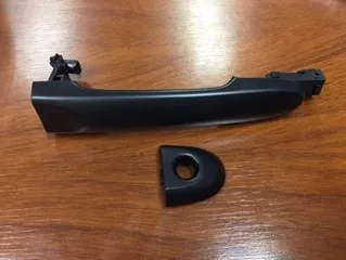 Manija de puerta delantera izquierda