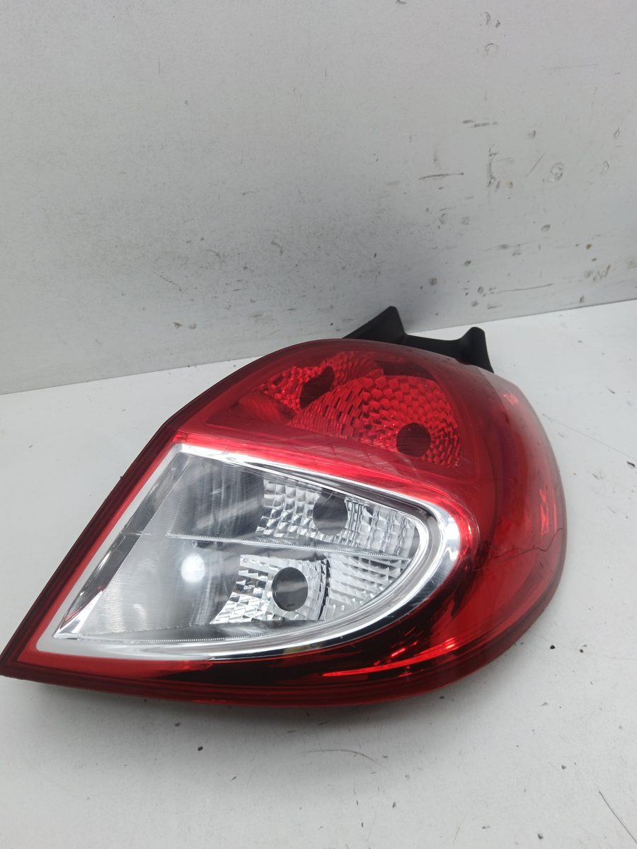 Farol Trasero Derecho Exterior Renault Clio Iii 2005-2016 (Etanol)